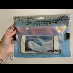NWT Fydelity dry wet Fanny pack